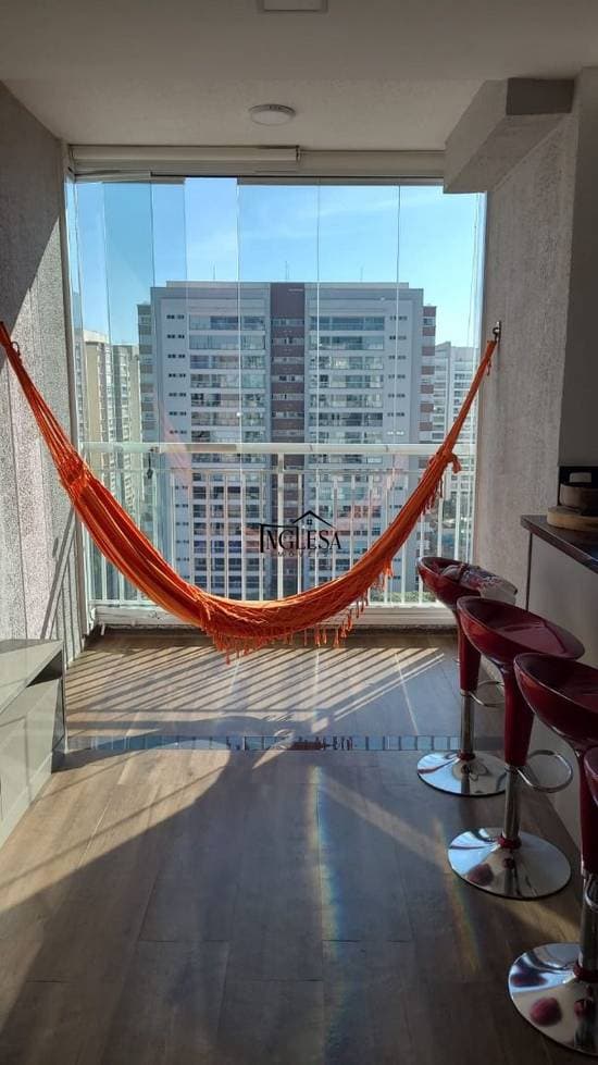 Varanda de apartamento com vista para os prédios de Santo André